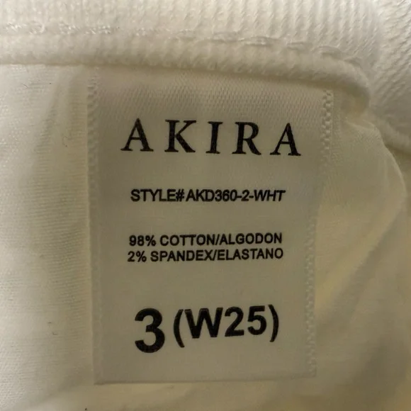 💥AKIRA Diamonds Metal Slit Raw Hem White Denim 💥 - Picture 12 of 14